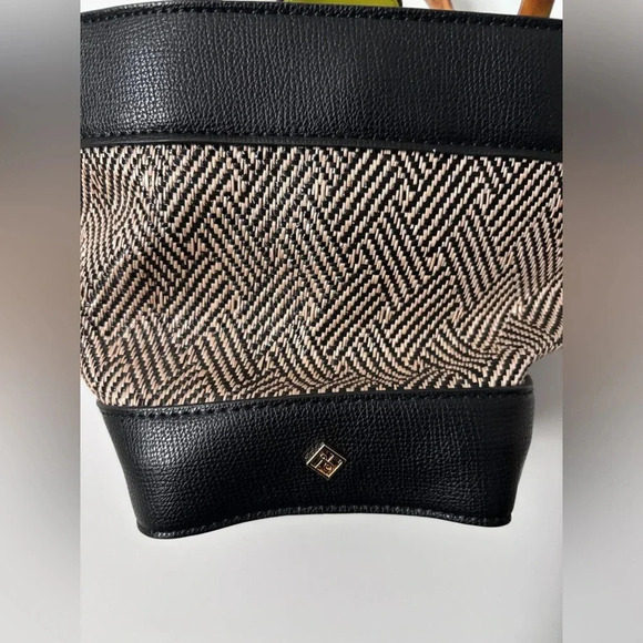 NWT | Call it Spring | Baewatch Bamboo  Handle Bucket Bag - Picture 3 of 7